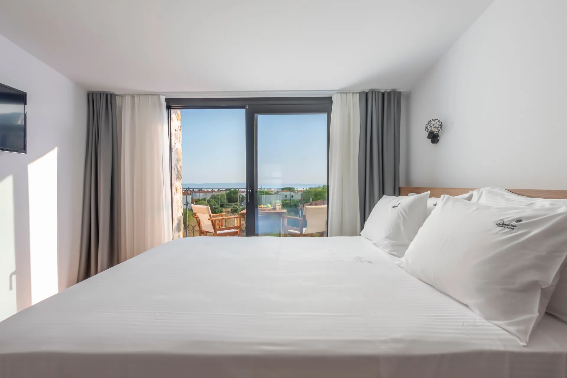 Tiara Holidays - Dandelion Premium Suites - Loft - bedroom 2